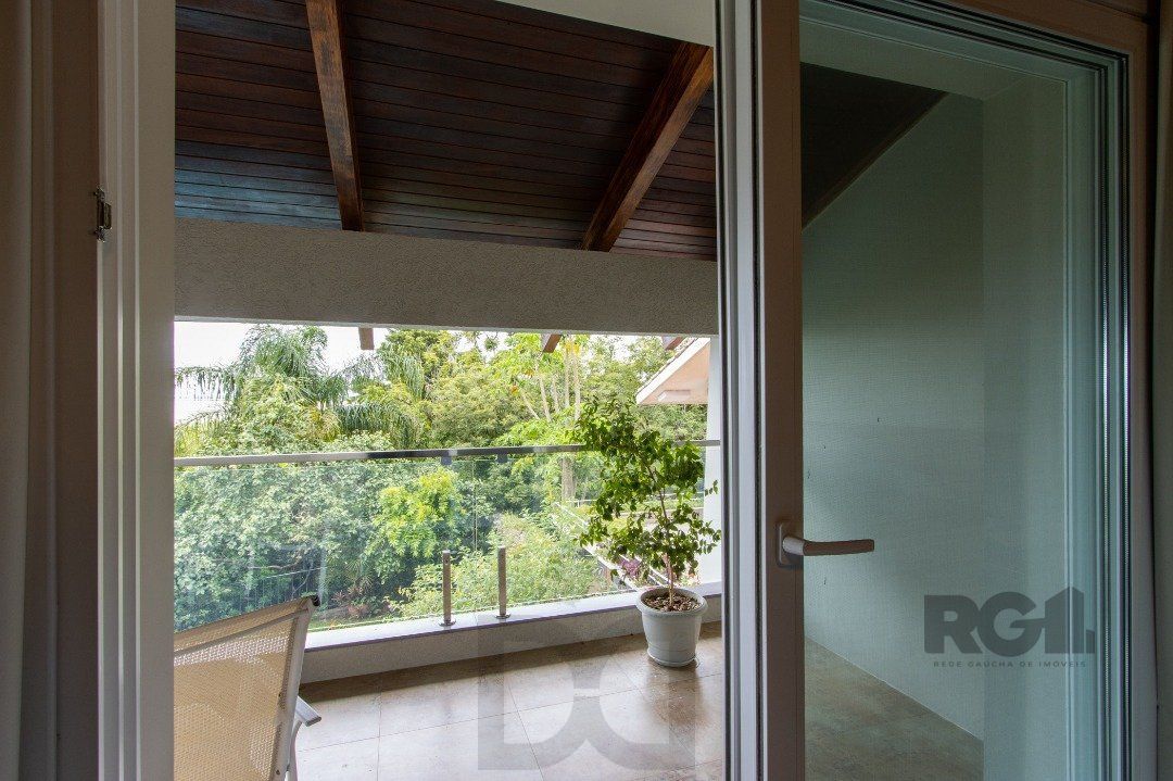 Sobrado com vista para Rio, 3 quartos, 2 suites, pátio, piscina, vaga para 4 carros - Bairro Vila Assunção — foto 59