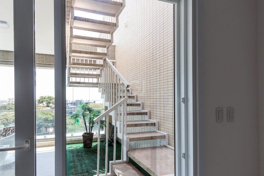 Cobertura para Venda - 319.17m², 3 dormitórios, sendo 3 suites, 4 vagas - Cristal — foto 25