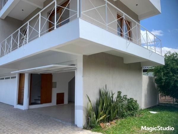 Casa de 3 Pavimentos com Sacadas, Lareira e Espaço Gourmet — foto 1