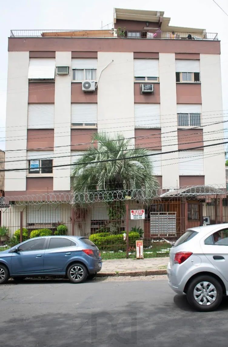 Apto 2 dorm desocupado — foto 1