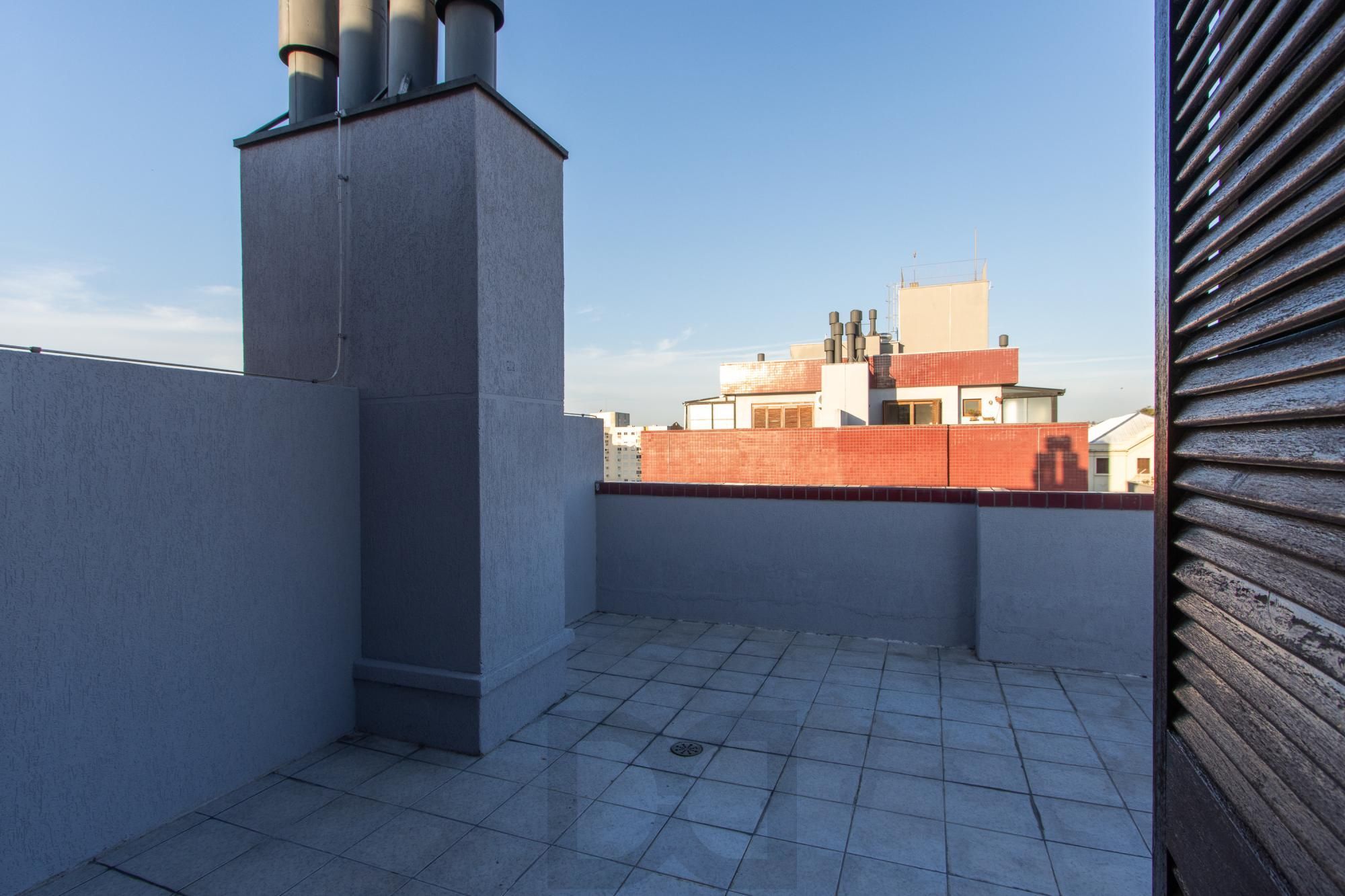 COBERTURA 2 QUARTOS, 2 VAGAS INDIVIDUAIS ESCRITURADAS, ELEVADOR - BAIRRO SANTO ANTONIO — foto 27