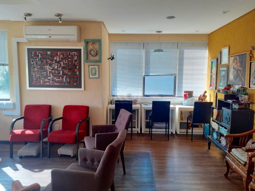 sala comercial com 39m² privativos com hall de espera, banheiro e ampla sala/escritório com móveis sob medida. — foto 6