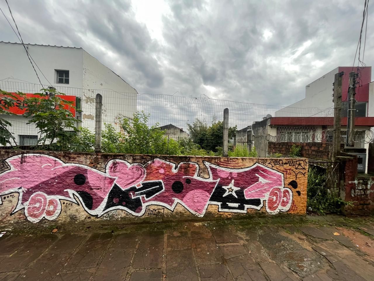 Terreno plano bairro Nonoai, Zona Sul de Porto Alegre, com 400m² de área total. — foto 3