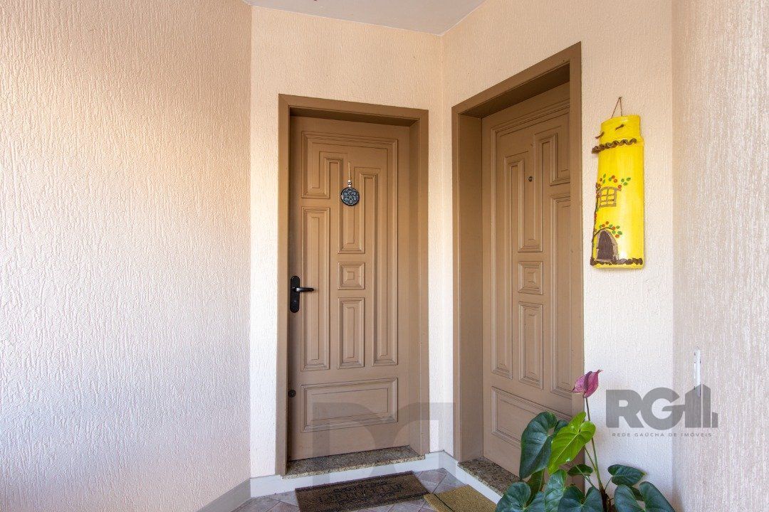 Casa de alvenaria, 3 quartos, 1 suíte, 4 banheiros e 5 vagas de garagem. — foto 4