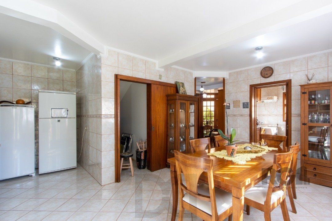 Casa de alvenaria, 3 quartos, 1 suíte, 4 banheiros e 5 vagas de garagem. — foto 17