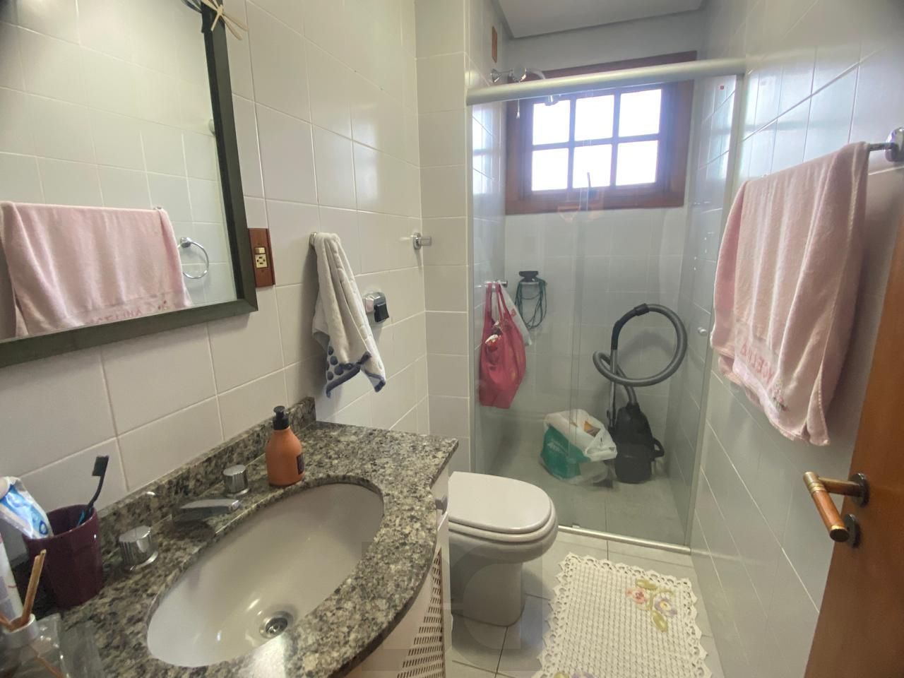 Excelente apartamento 3 dormitórios sendo 01 suíte, Sacada e com Òtima Posição Solar — foto 18