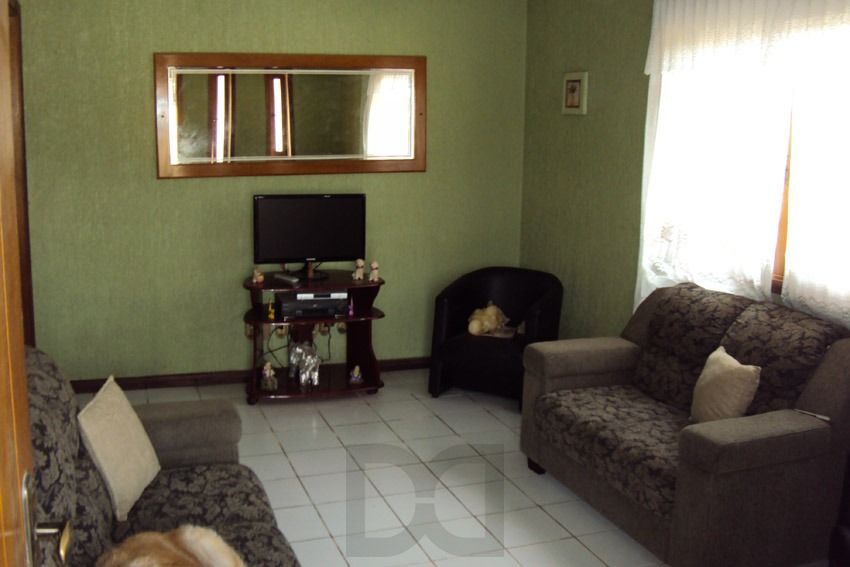 Casa térrea com 3 dormitórios - bairro  Ponta Grossa — foto 1