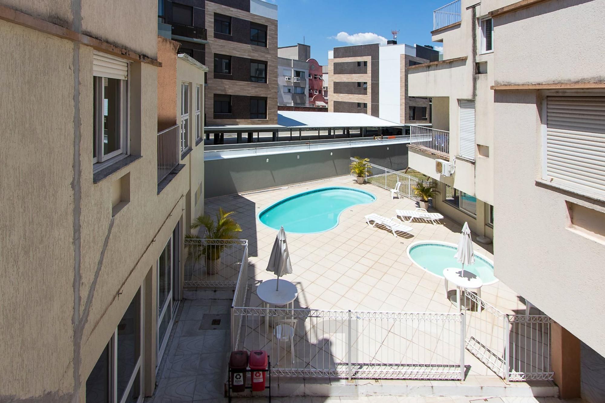 Apartamento de 3 dormitórios, 1 suíte e 1 vaga de garagem no bairro Pedra Redonda. — foto 36