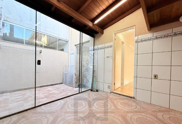 Casa reformada em condomínio fechado com 3 dormitórios, suíte, churrasqueira e 2 vagas no Parque Santa Fé! — foto 7