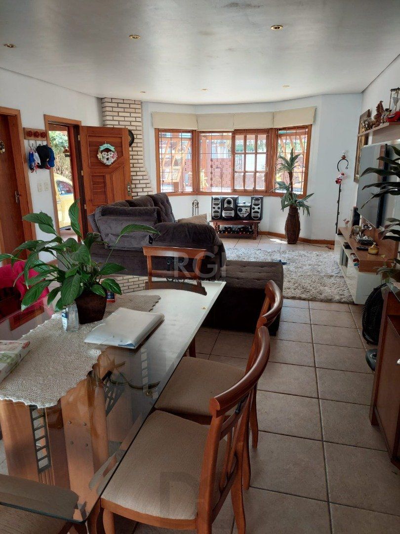 Casa para Venda - 156m², 3 dormitórios, sendo 1 suites, 2 vagas - Guarujá — foto 7