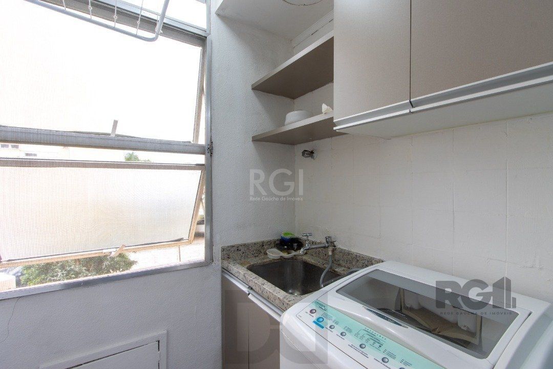 Apartamento de 02 dormitórios com móveis e roupeiros planejados — foto 17