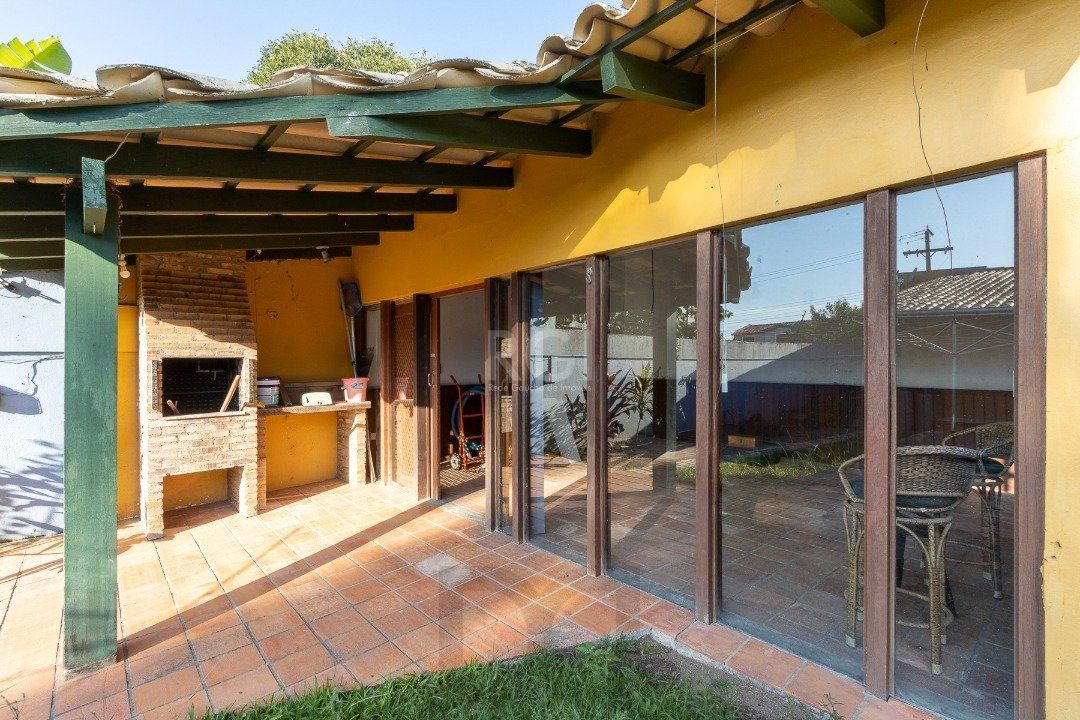Casa para Venda - 244m², 3 dormitórios, sendo 1 suites, 2 vagas - Guarujá — foto 34