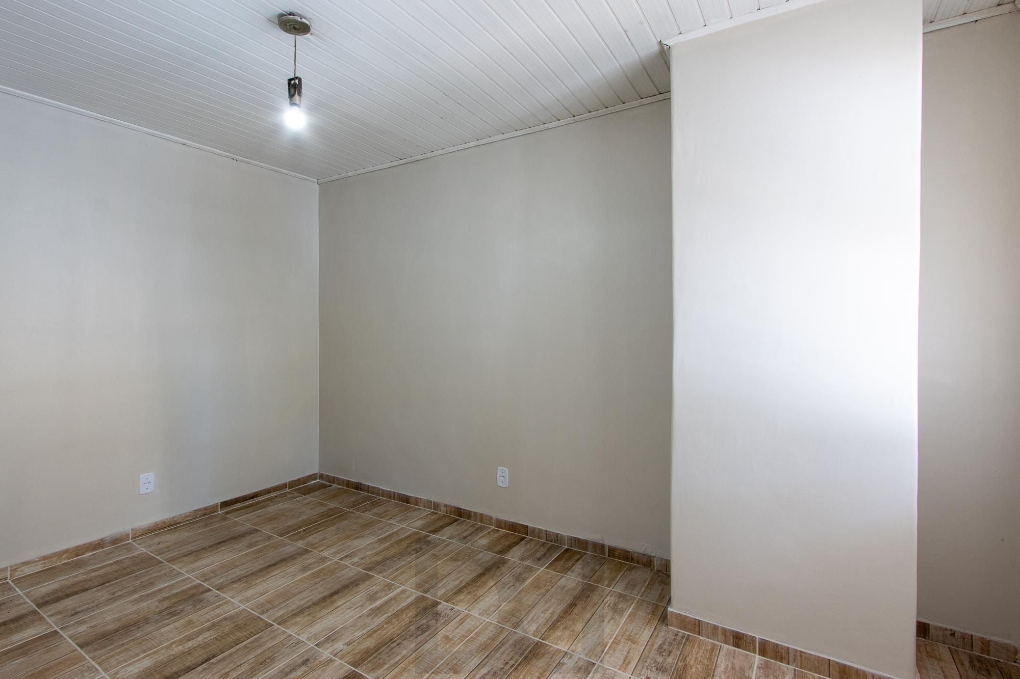 Casa de alvenaria, com 3 quartos, 1 suíte e 3 vagas de garagem. — foto 36