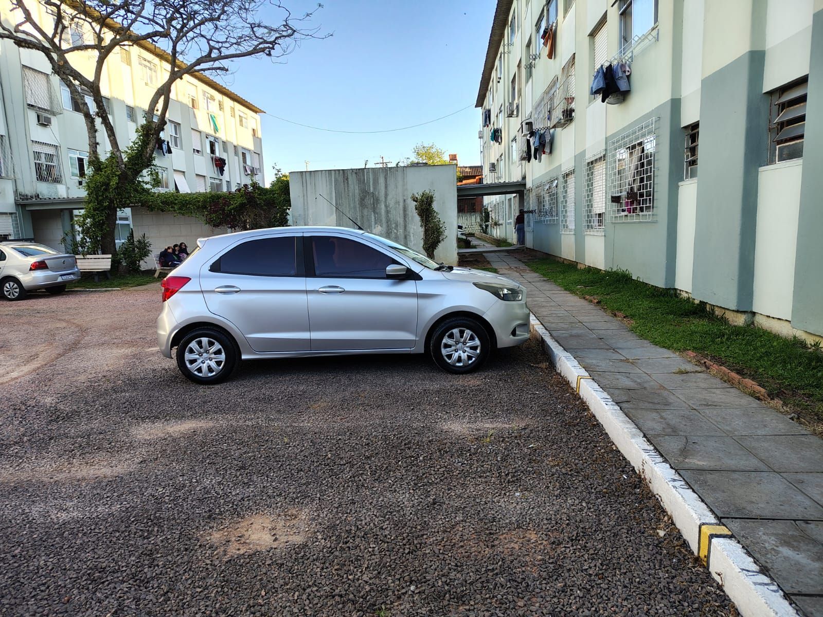 Apartamento de 2 dormitórios, 1 vaga, no bairro Camaqua. — foto 12