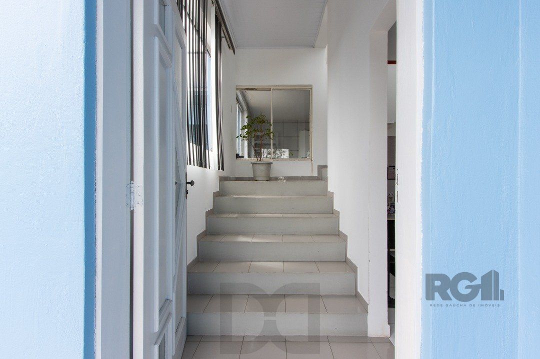 Casa, 5 dormitórios, sendo 1 suíte, 312m² privativos, 8 vagas - Bairro Vila Nova — foto 4