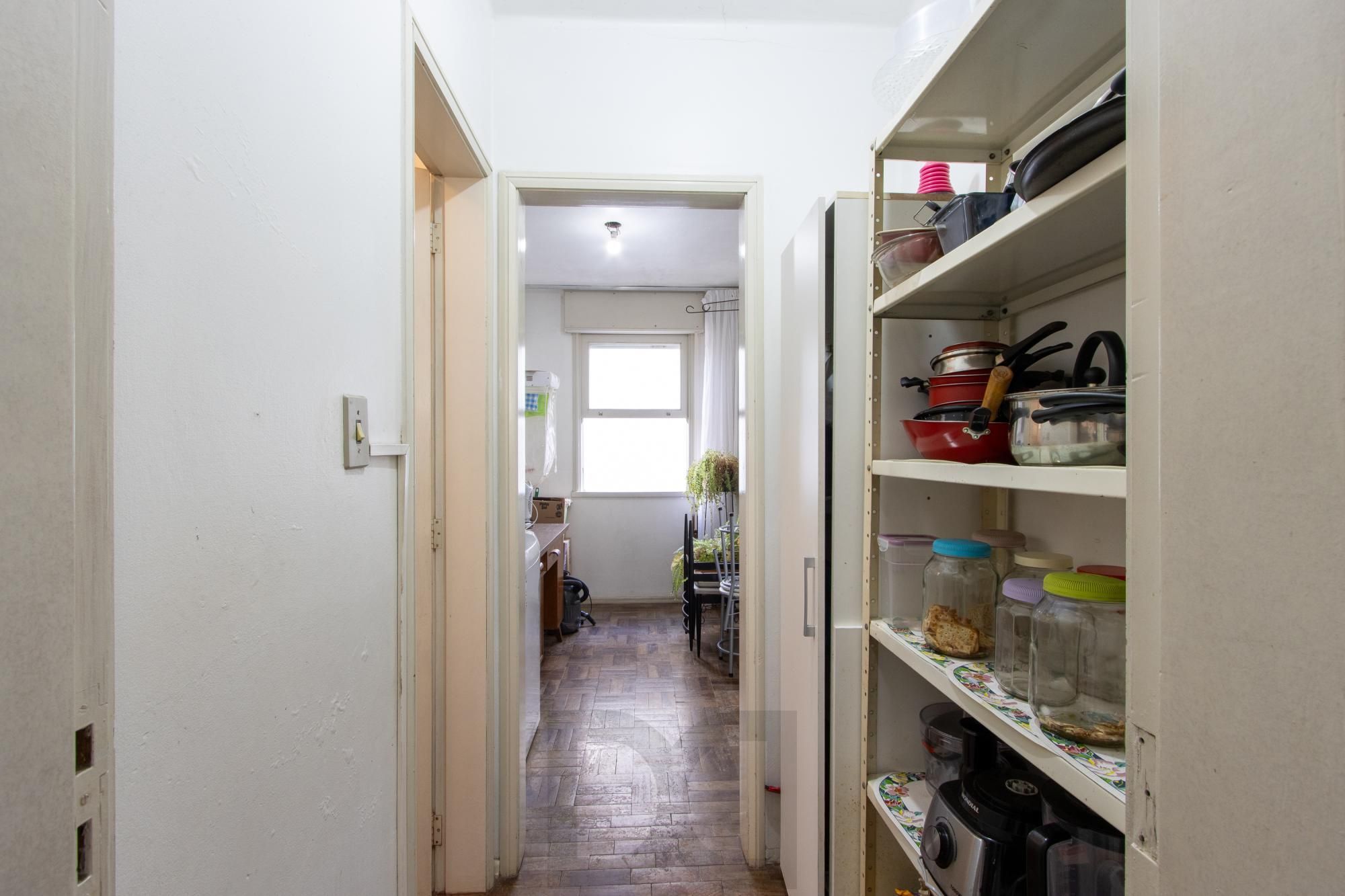 Apartamento de 3 dormitórios com uma vaga de garagem à venda no bairro Menino Deus – Porto Alegre — foto 25