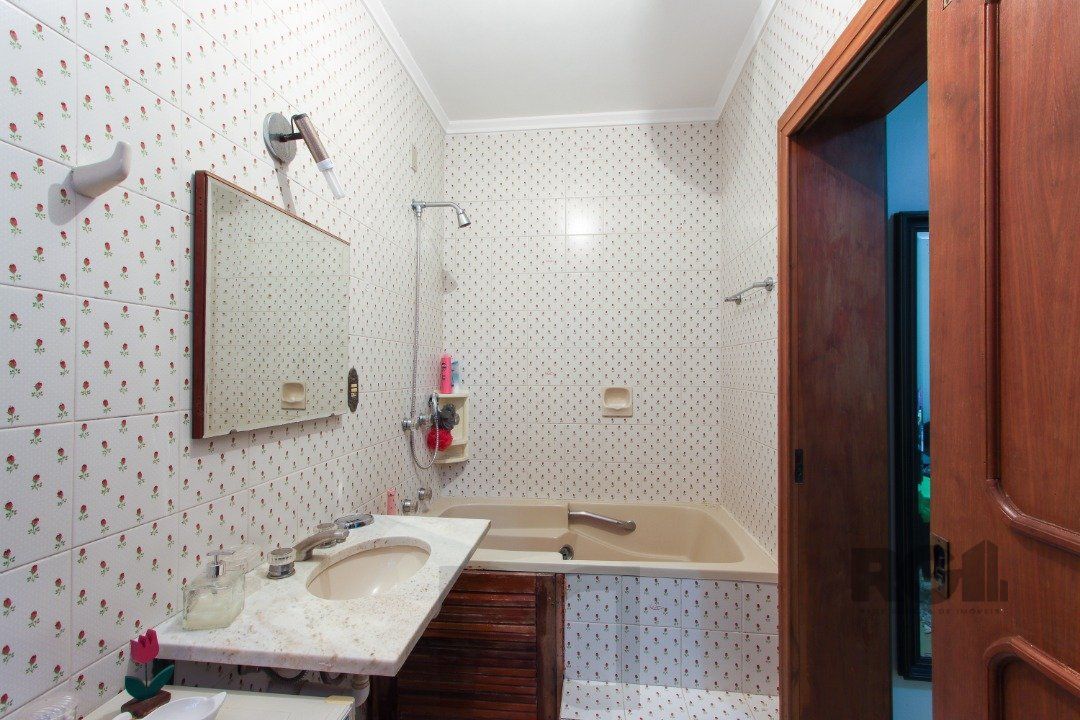 Casa a venda com 03 dormitórios, living 03 ambientes com vista para o Rio. — foto 42