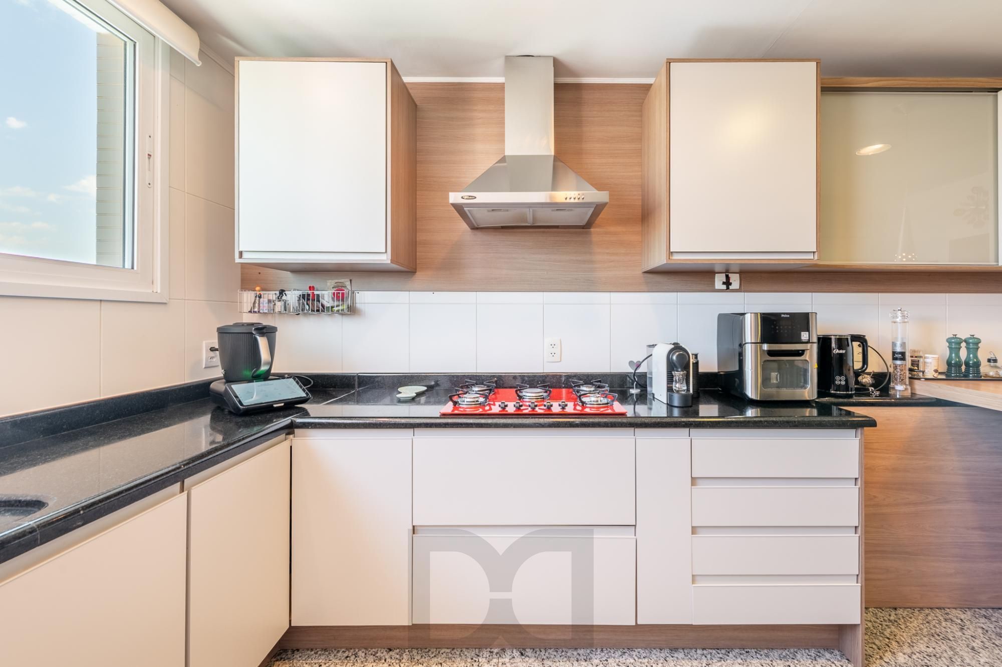 Apartamento com 204m², 3 dorm, 5 vagas no Petrópolis — foto 24