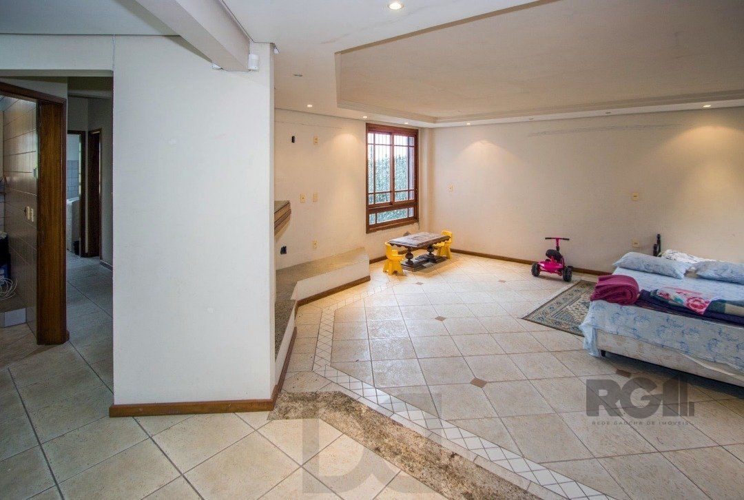 Sobrado com 6 suites, lareira, lavabo, pátio - Bairro Belém Velho — foto 8