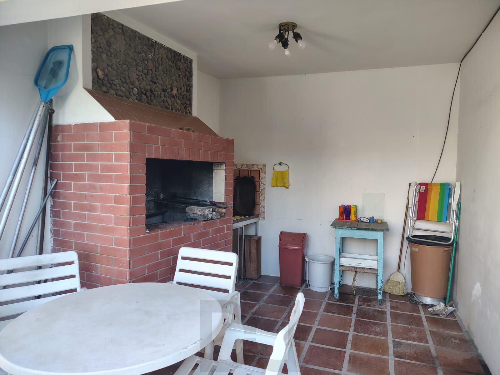 Casa de alvenaria, com 3 dormitórios, 1 suíte e 2 vagas de garagem coberta. — foto 31