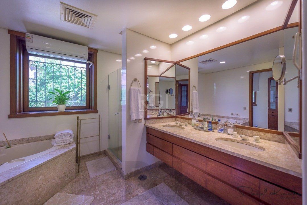 Casa para Venda - 418m², 5 dormitórios, sendo 1 suites, 6 vagas - Tristeza — foto 17