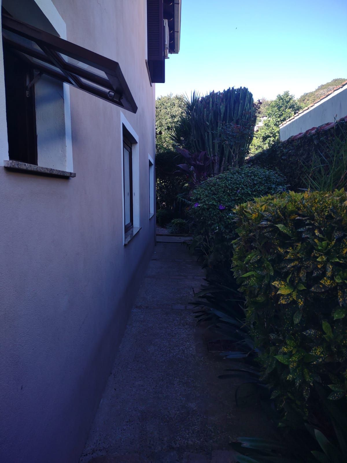 Casa com 4 quartos, suíte, piscina, lareira, churrasqueira em um terreno de 616m². — foto 23