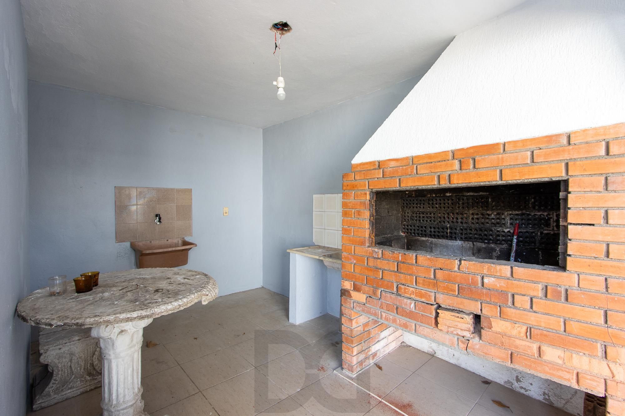 Casa de alvenaria, com 3 quartos, 1 suíte e 3 vagas de garagem. — foto 21