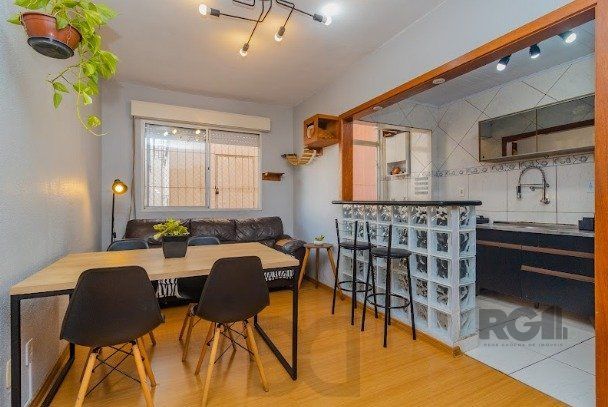APARTAMENTO REFORMADO DE 02 DORMITÓRIOS PERTO DE SUPERMERCADOS, ONIBUS E FARMACIAS — foto 7