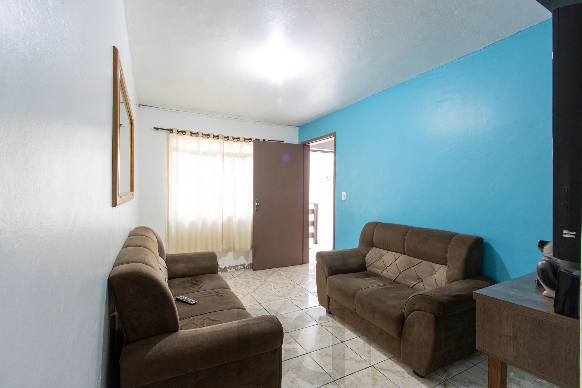 Casa ampla de 2 pavimentos com 4 dormitórios, 1 suite e 4 vagas no bairro Santa Tereza! — foto 7