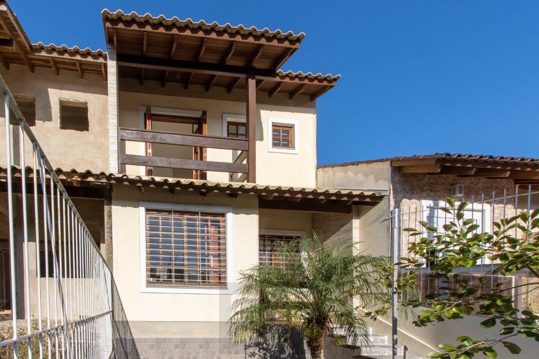 Casa para Venda - 120m², 3 dormitórios, sendo 1 suites, 1 vaga - Guarujá — foto 2
