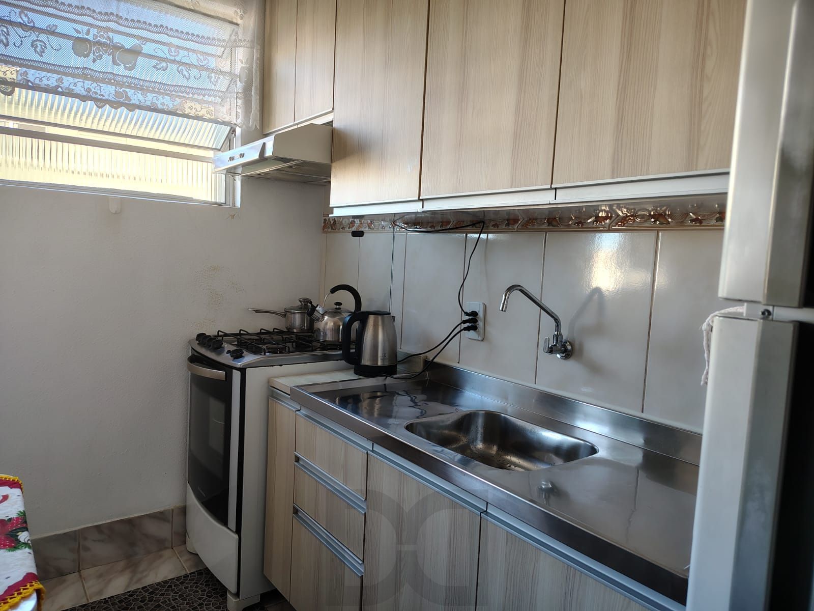 Apartamento de 2 dormitórios, 1 vaga, no bairro Camaqua. — foto 5