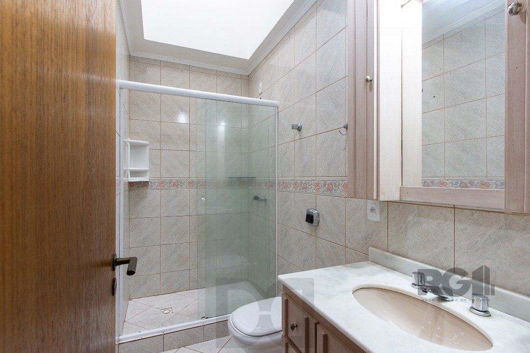 Casa de alvenaria, 3 dormitórios, 1 suíte e pátio com piscina, bairro Espírito Santo. — foto 36