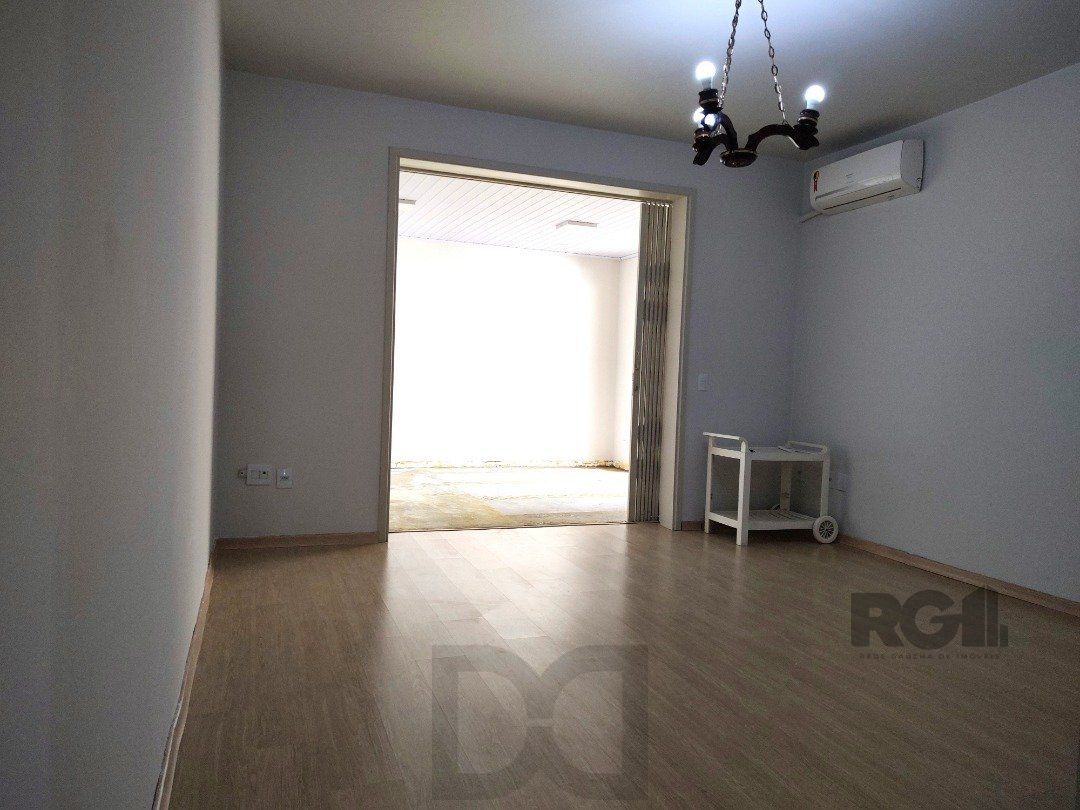 Apartamento Garden, 2 quartos, 1 suite, 2 banheiros, dependência de empregada - Bairro Petrópolis — foto 3
