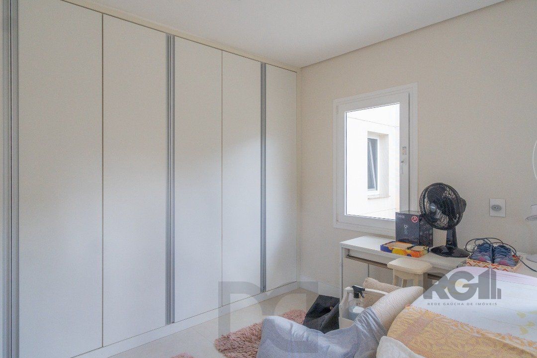 Casa semimobiliada e possui 3 suítes (sendo 1 delas master com closet e hidro) — foto 26