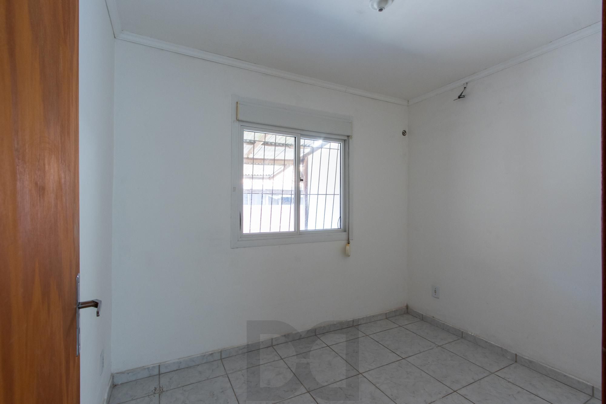 Casa de condomínio, 2 dormitórios, 1 banheiro e 1 vaga de garagem. — foto 15