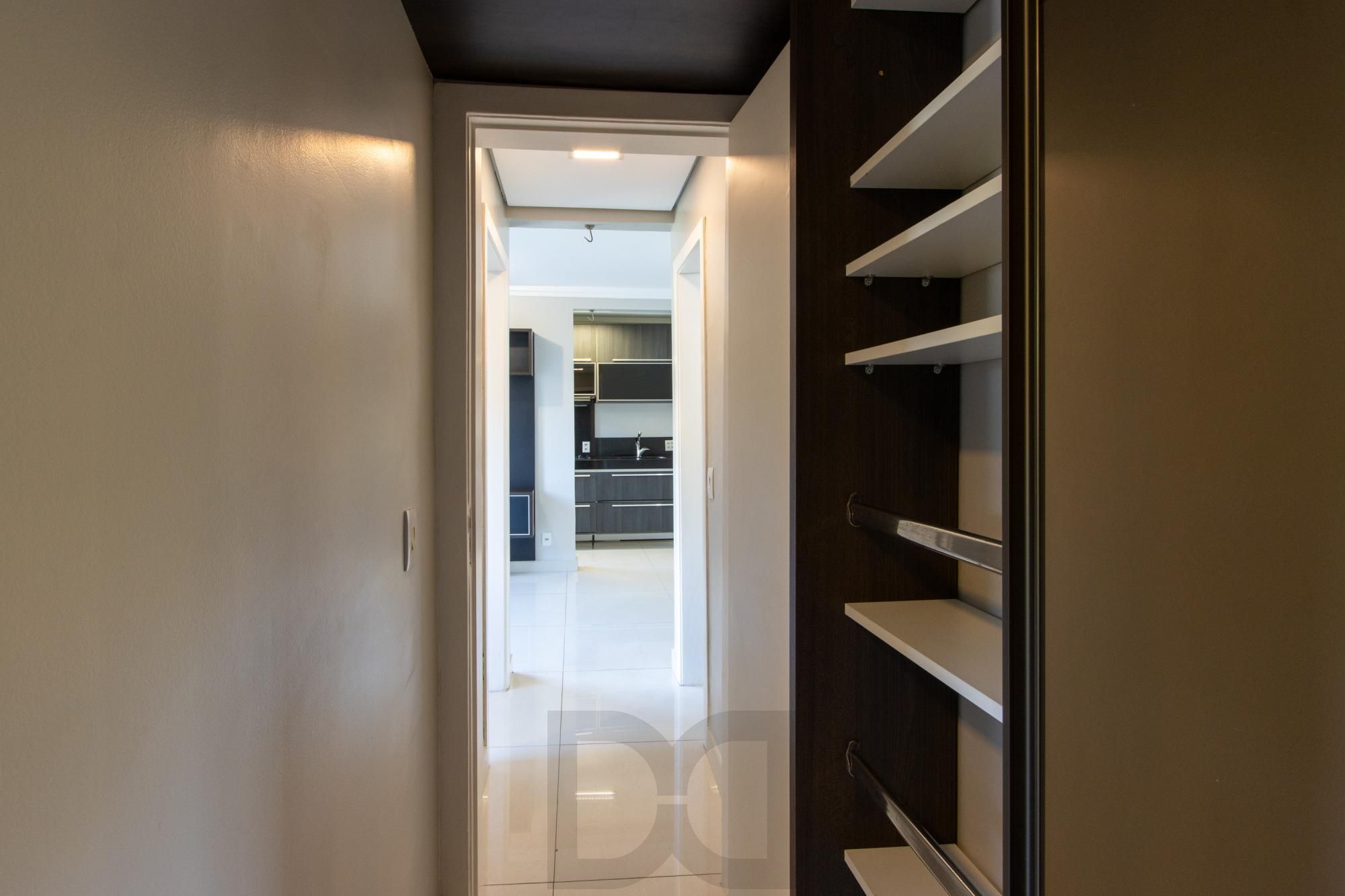 Apartamento de 2 dormitórios, para venda no bairro Teresópolis. — foto 25