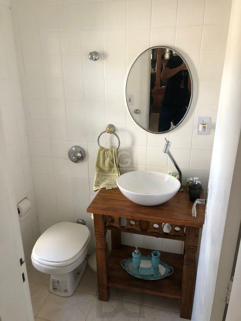 Casa para Venda com 3 dormitórios, sendo 1 suites e 3 vagas no bairro Guarujá — foto 4