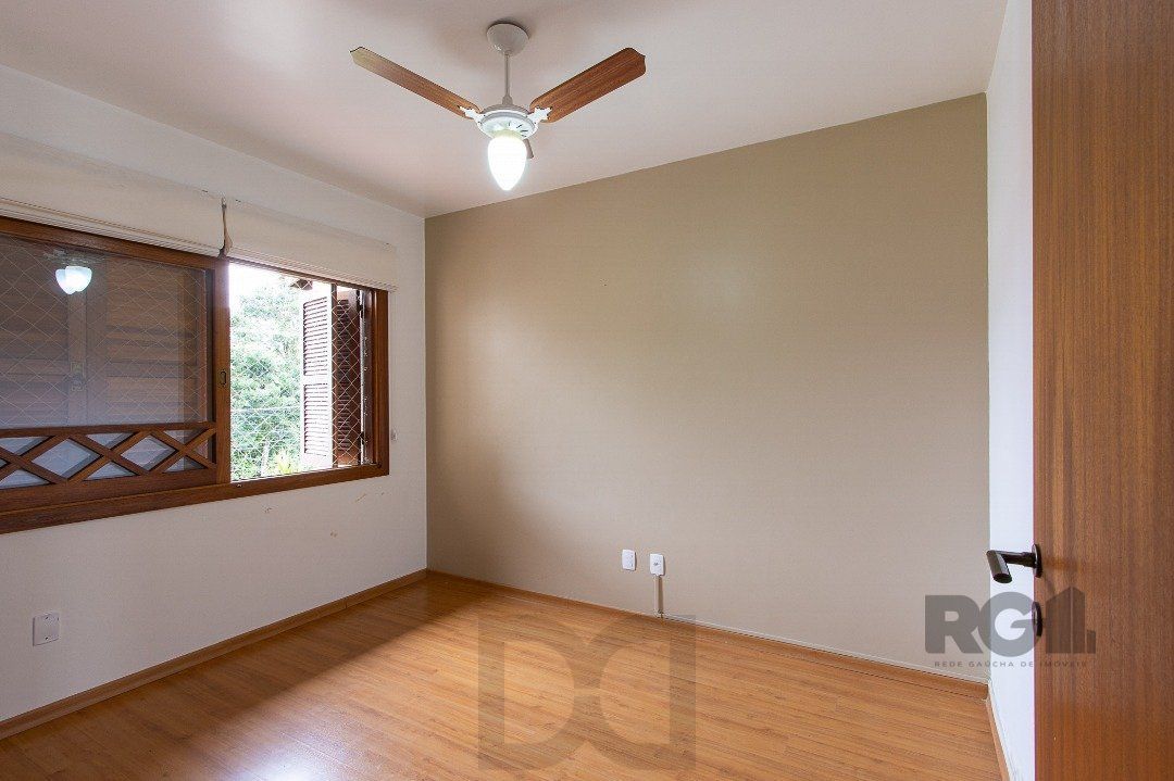 Casa de alvenaria, 3 dormitórios, 1 suíte e pátio com piscina, bairro Espírito Santo. — foto 33
