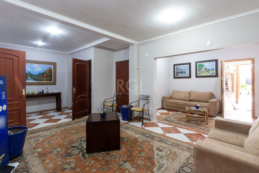 Sobrado para Venda - 300m², 3 dormitórios, sendo 1 suites, 3 vagas - Cavalhada — foto 4