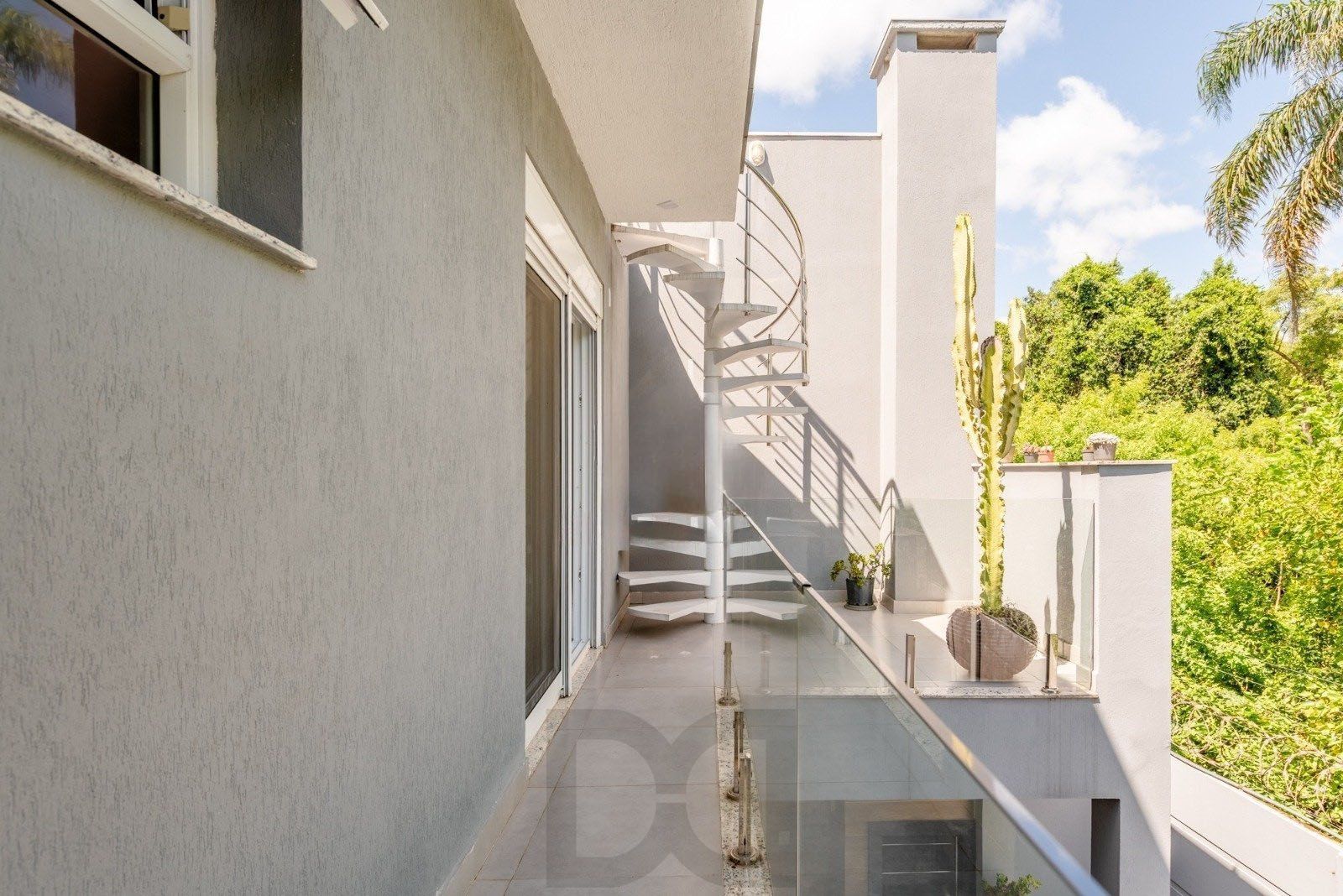 Casa em Condomínio com 228m² e 3 dormitórios, 1 suíte, 3 vagas no bairro Sarandi — foto 26