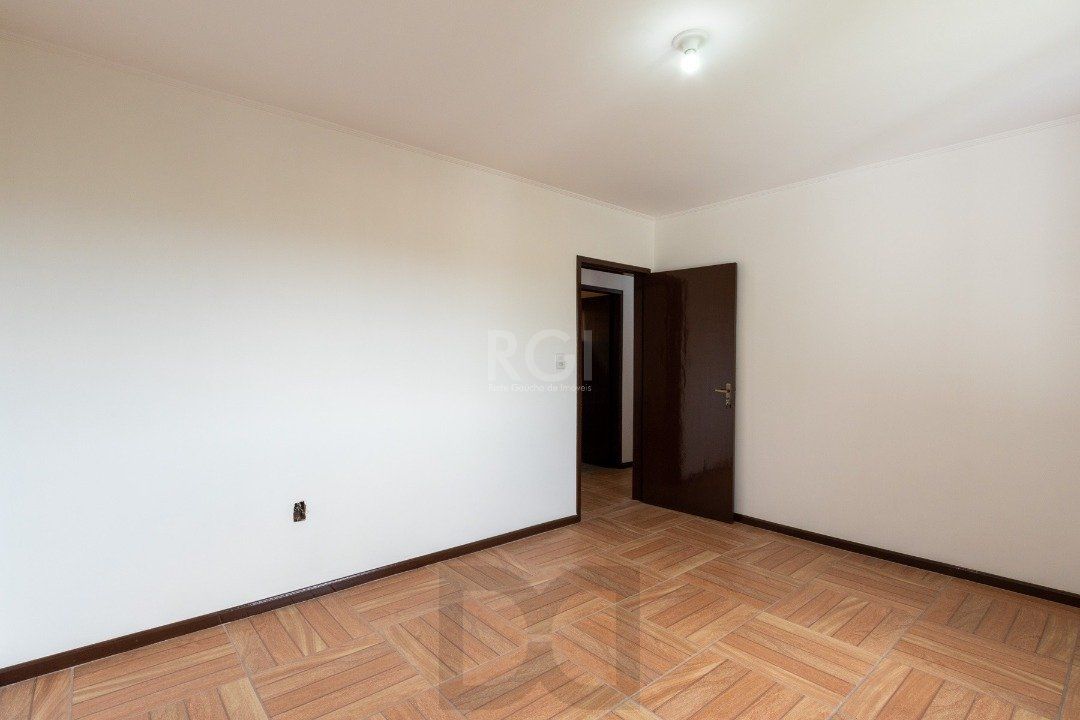 Casa para Venda - 454.7m², 5 dormitórios, sendo 1 suites, 8 vagas - Teresópolis — foto 11