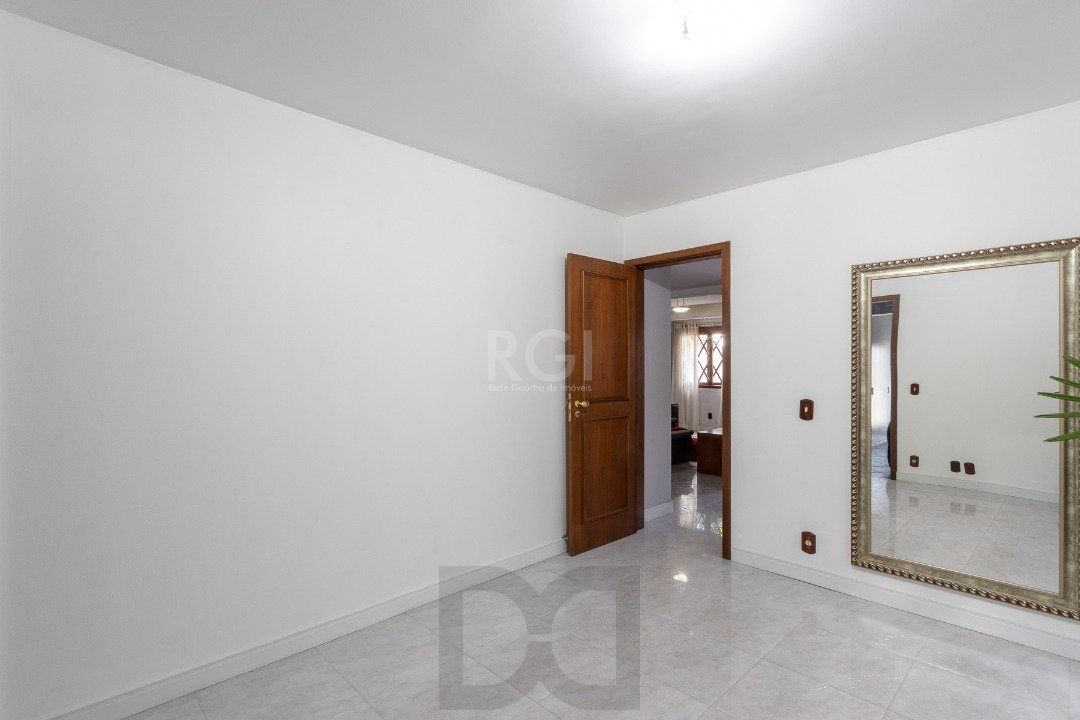 Casa para Venda - 451.63m², 5 dormitórios, sendo 1 suites, 4 vagas - Cristal — foto 17