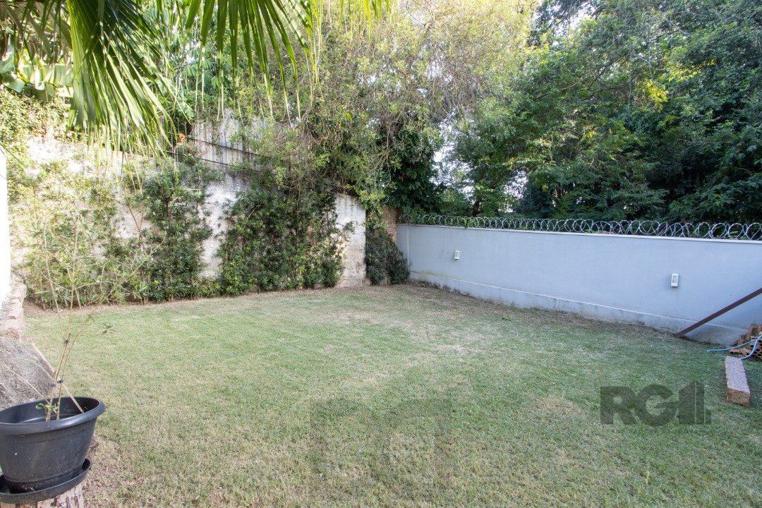 Espetacular 2 Casa Residencial de 5 Quartos e Piscina em Porto Alegre — foto 28
