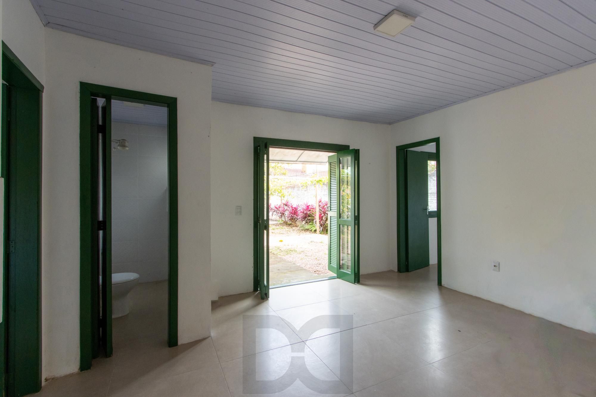 Terreno medindo 11 X 39,66 com 2 casas de alvenaria - Bairro Guarujá — foto 24