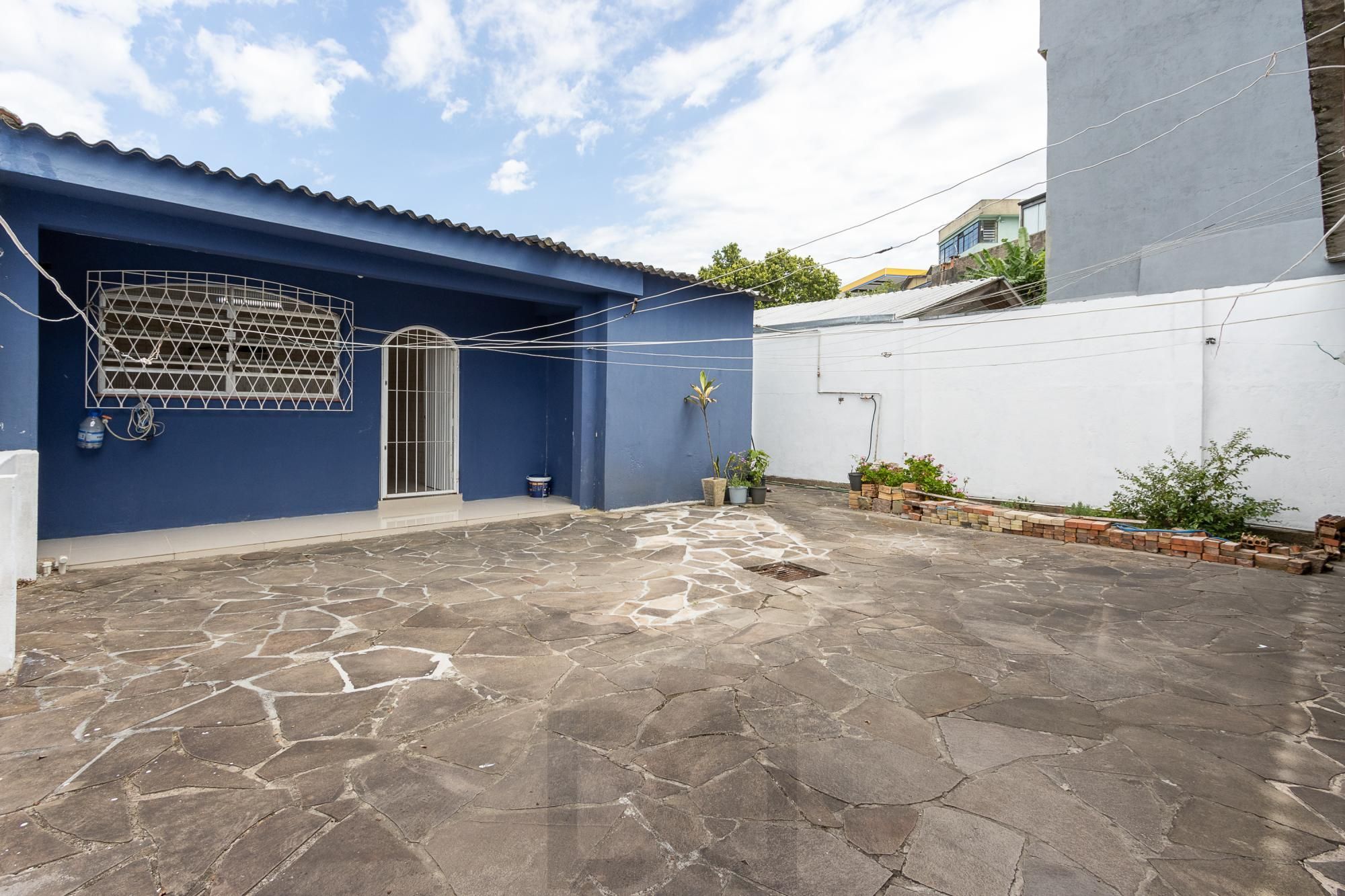 Terreno com 2 casas, 4 quartos, 1 suite - Bairro Cavalhada — foto 32