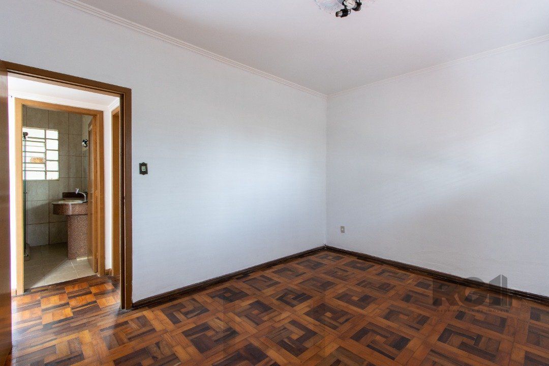Apartamento térreo, com pátio, 2 quartos - Bairro Menino Deus — foto 18
