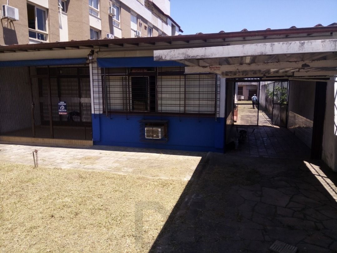 Casa para Venda - 200m², 3 dormitórios, 8 vagas - Cristal — foto 1