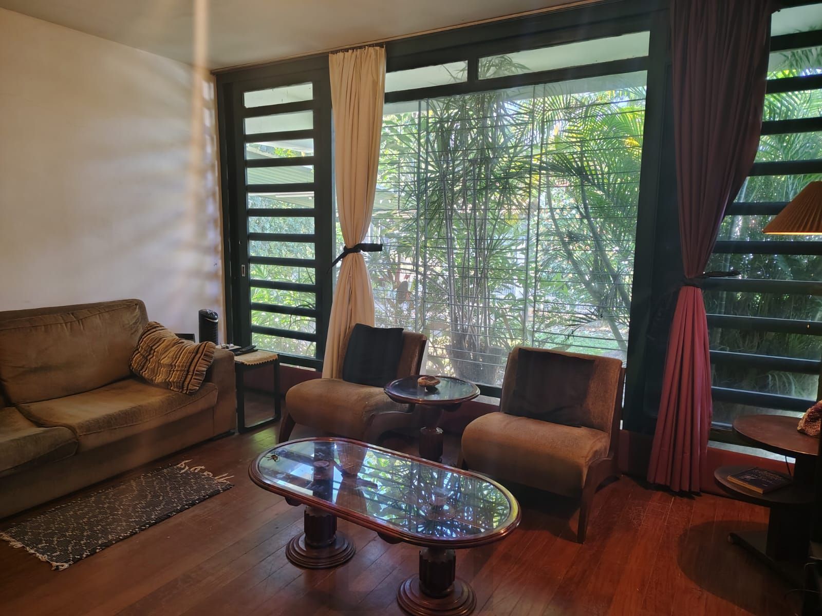 Casa de alvenaria, com 3 dormitórios, 1 suíte e 2 vagas de garagem coberta. — foto 2