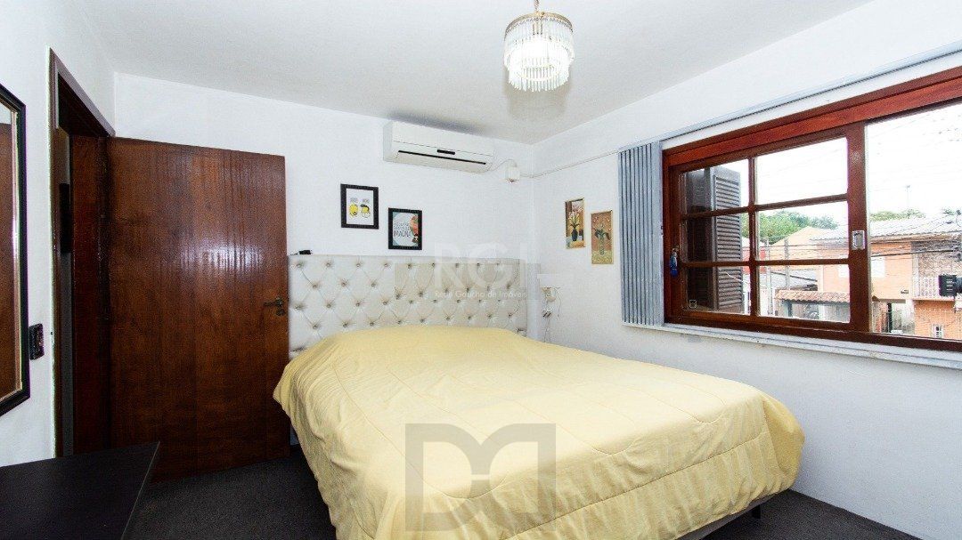 Casa para Venda - 238m², 3 dormitórios, sendo 1 suites, 3 vagas - Camaquã — foto 8