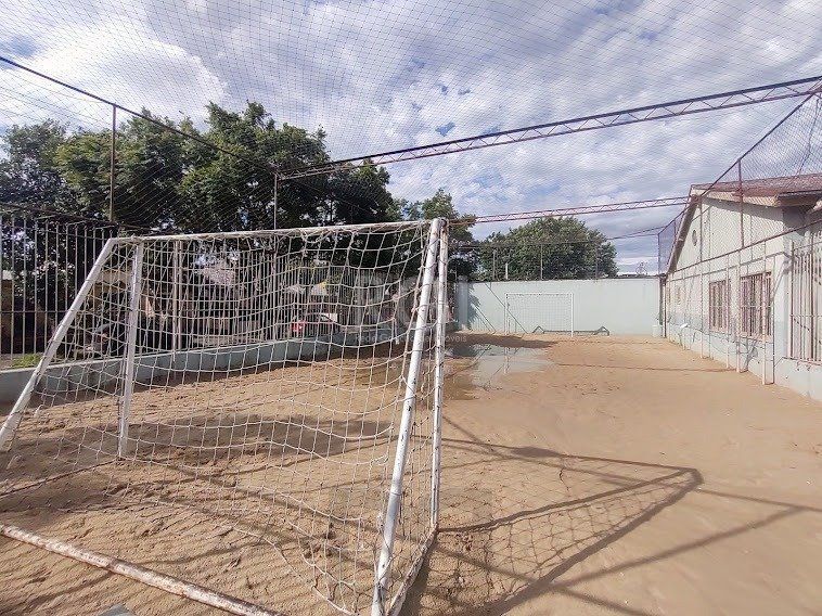 Apartamento de 2 dormitórios, 1 vaga, no bairro Camaqua. — foto 18